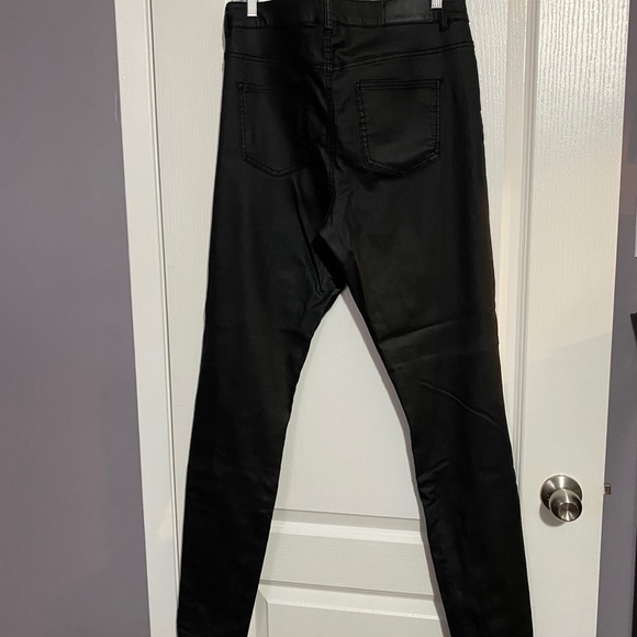 Leathery look jeans. - Picture 3 of 3